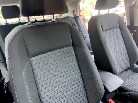 Volkswagen T-Cross SE TSI 13