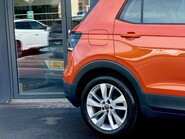 Volkswagen T-Cross SE TSI 17