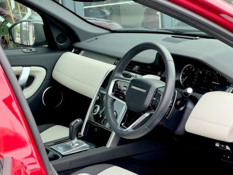 Land Rover Discovery Sport R-DYNAMIC SE PHEV 24