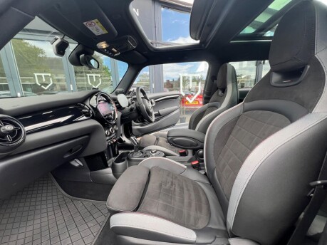 Mini Hatch JOHN COOPER WORKS 3