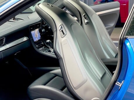 Porsche 911 CARRERA 4S PDK 8