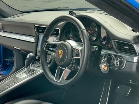 Porsche 911 CARRERA 4S PDK 19