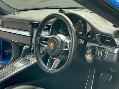 Porsche 911 CARRERA 4S PDK 19