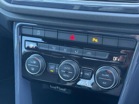 Volkswagen T-Roc SEL TSI 4MOTION DSG 32