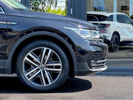 Volkswagen Tiguan ELEGANCE TSI DSG 21