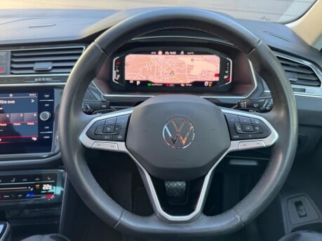 Volkswagen Tiguan ELEGANCE TSI DSG 22