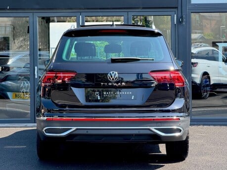 Volkswagen Tiguan ELEGANCE TSI DSG 23