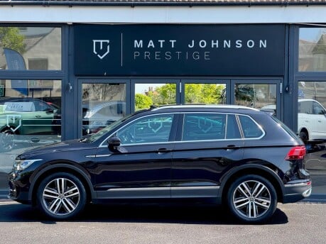 Volkswagen Tiguan ELEGANCE TSI DSG 24