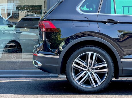 Volkswagen Tiguan ELEGANCE TSI DSG 25