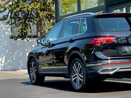 Volkswagen Tiguan ELEGANCE TSI DSG 39