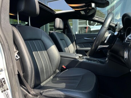 Mercedes-Benz CLS CLS220 D AMG LINE PREMIUM PLUS 7