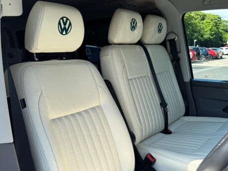 Volkswagen Transporter T28 TDI P/V HIGHLINE 9