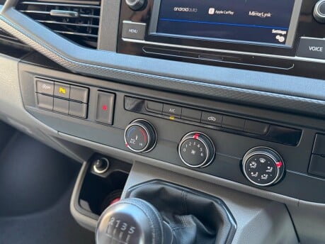 Volkswagen Transporter T28 TDI P/V HIGHLINE 44