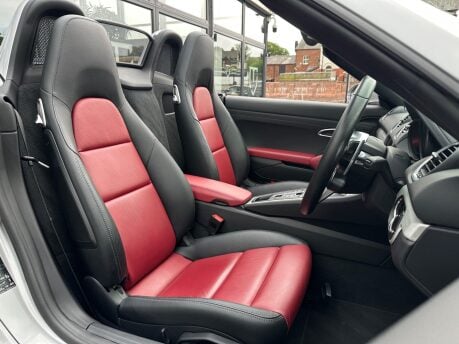 Porsche 718 BOXSTER PDK 8