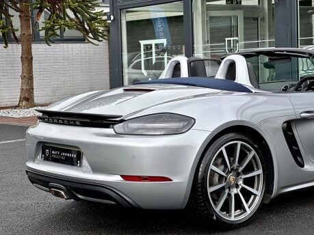 Porsche 718 BOXSTER PDK 16