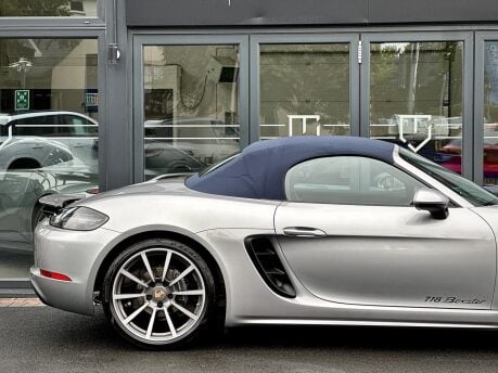 Porsche 718 BOXSTER PDK 32