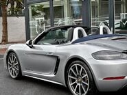 Porsche 718 BOXSTER PDK 37
