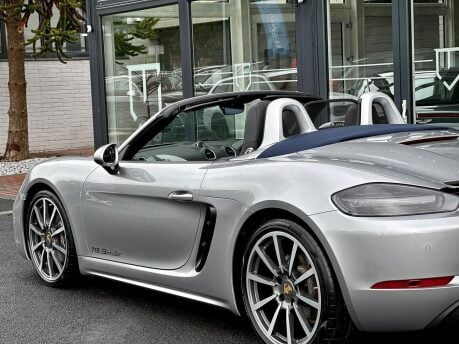 Porsche 718 BOXSTER PDK 37