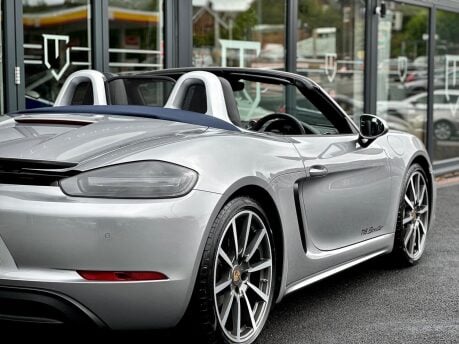 Porsche 718 BOXSTER PDK 40