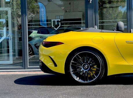 Mercedes-Benz SL Series AMG SL 63 4MATICPLUS PERFORMANCE 38