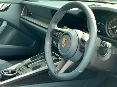Porsche 911 CARRERA PDK 39
