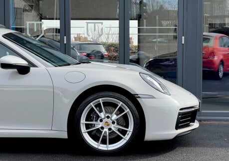 Porsche 911 CARRERA PDK 48