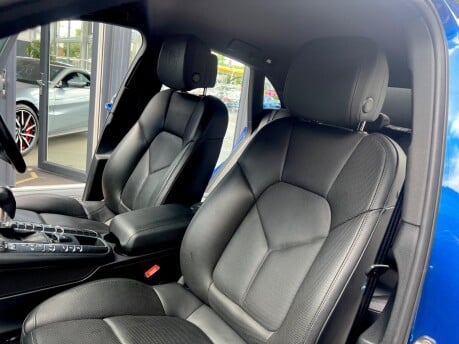 Porsche Macan S PDK 16