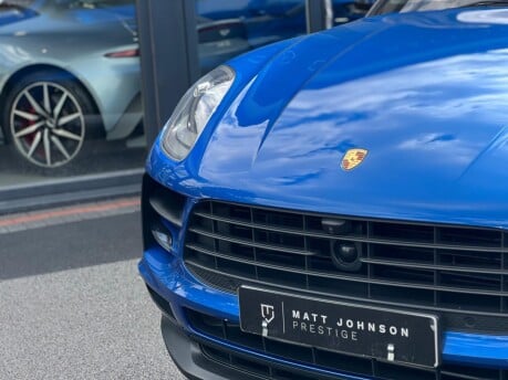 Porsche Macan S PDK 19