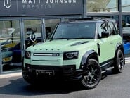 Land Rover Defender 75TH LIMITED EDITION 2