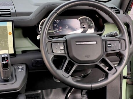 Land Rover Defender 75TH LIMITED EDITION 9