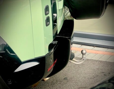 Land Rover Defender 75TH LIMITED EDITION 18