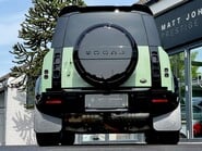 Land Rover Defender 75TH LIMITED EDITION 26