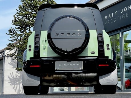 Land Rover Defender 75TH LIMITED EDITION 26