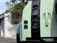 Land Rover Defender 75TH LIMITED EDITION 29