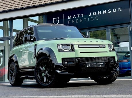 Land Rover Defender 75TH LIMITED EDITION 32