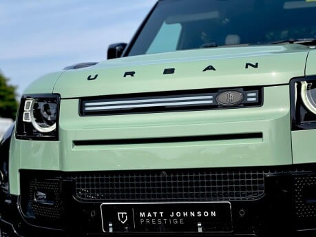Land Rover Defender 75TH LIMITED EDITION 38