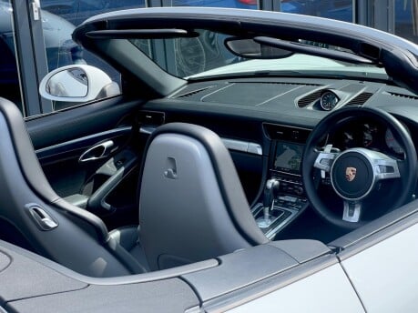 Porsche 911 CARRERA S PDK 16