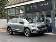 Renault Austral 1.2 E-TECH iconic esprit Alpine Auto Euro 6 (s/s) 5dr 9