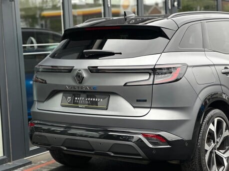 Renault Austral 1.2 E-TECH iconic esprit Alpine Auto Euro 6 (s/s) 5dr 13