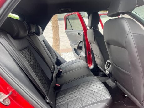 Volkswagen T-Roc R-LINE TSI DSG 24