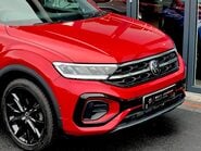 Volkswagen T-Roc R-LINE TSI DSG 32
