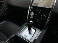 Land Rover Discovery Sport R-DYNAMIC SE 18