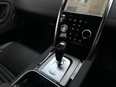 Land Rover Discovery Sport R-DYNAMIC SE 18