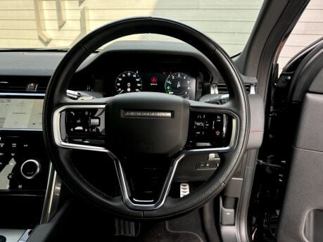 Land Rover Discovery Sport R-DYNAMIC SE 3