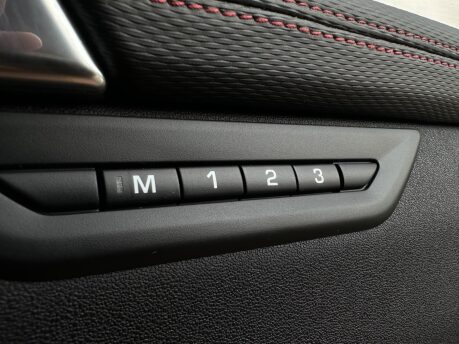 Land Rover Discovery Sport R-DYNAMIC SE 21