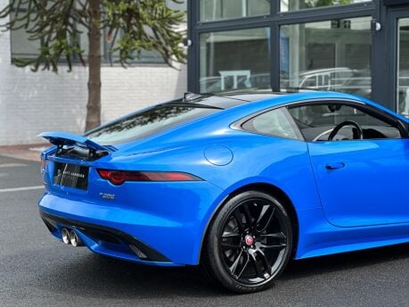 Jaguar F-Type V6 R-DYNAMIC AWD 9