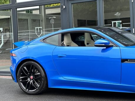 Jaguar F-Type V6 R-DYNAMIC AWD 44
