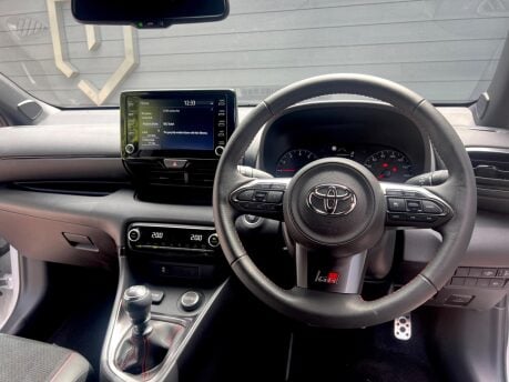 Toyota Yaris GR-Y CIRCUIT 5