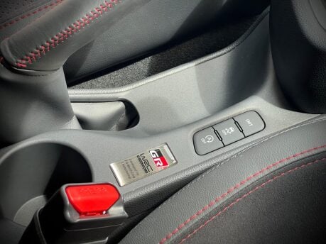 Toyota Yaris GR-Y CIRCUIT 6