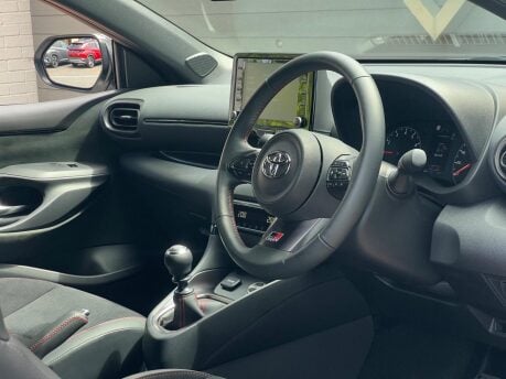Toyota Yaris GR-Y CIRCUIT 24